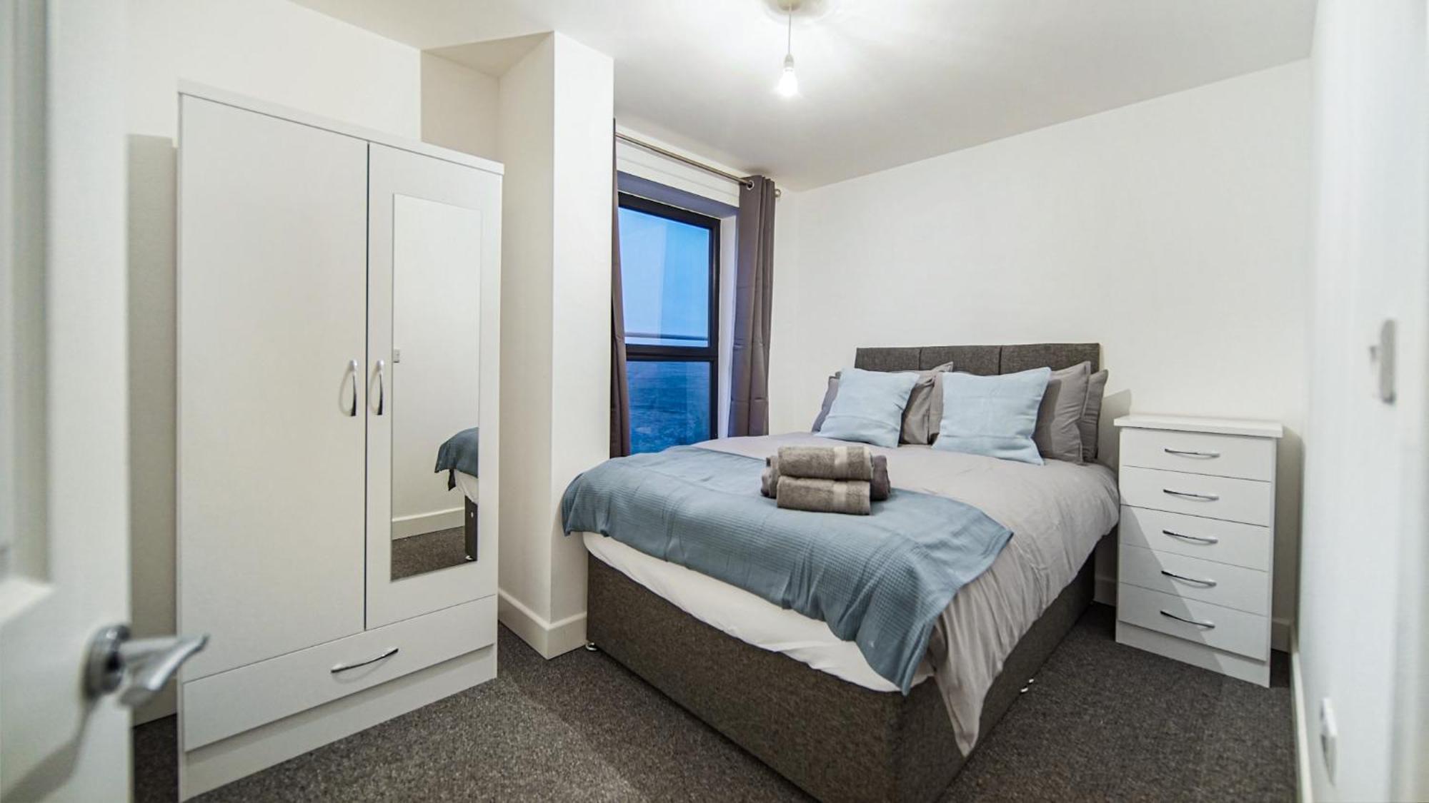 Modern Apartments With Free Parking Near Heathrow Colnbrook Экстерьер фото